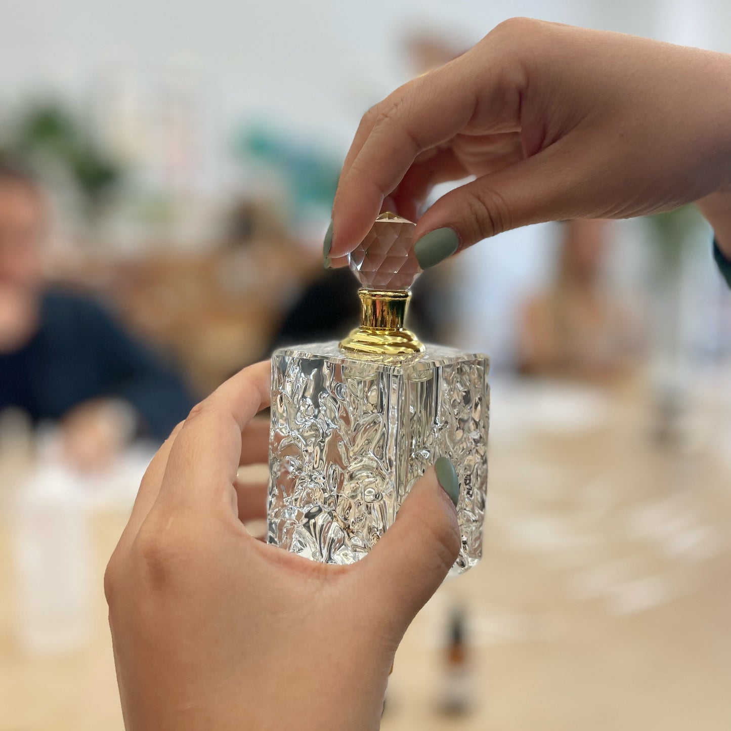 11/13 WORKSHOP - perfume making in vintage bottles